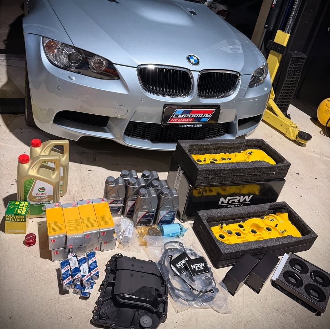 BMW E90 M3 S65 service detail